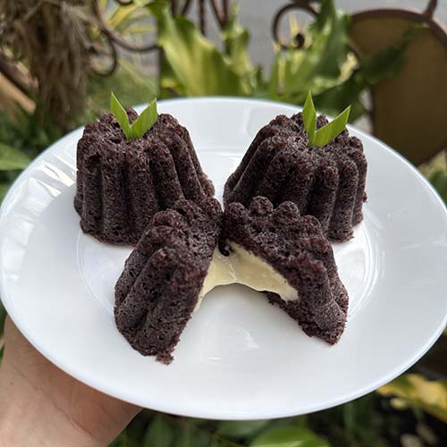 Bolu Ketan Hitam Keju Lumer